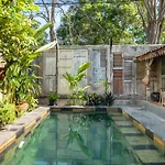 Twospaces Living At Kayu Beach Villa, Nusa Dua Beach